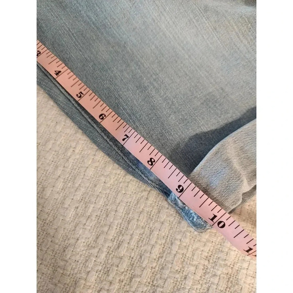 Levi's Silvertab 10" Bermuda Shorts Rolled Cuff Light Wash Sz 8 - Picture 8 of 10